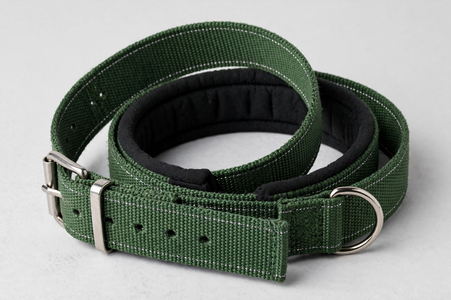 PetiFine padded dog collar for Bulldogs