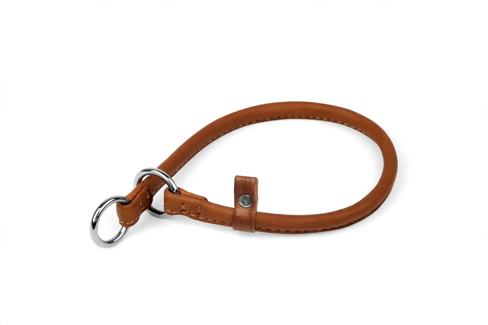 Auburn Leathercrafters tan rolled leather martingale collar in bridle leather, editorial product photo