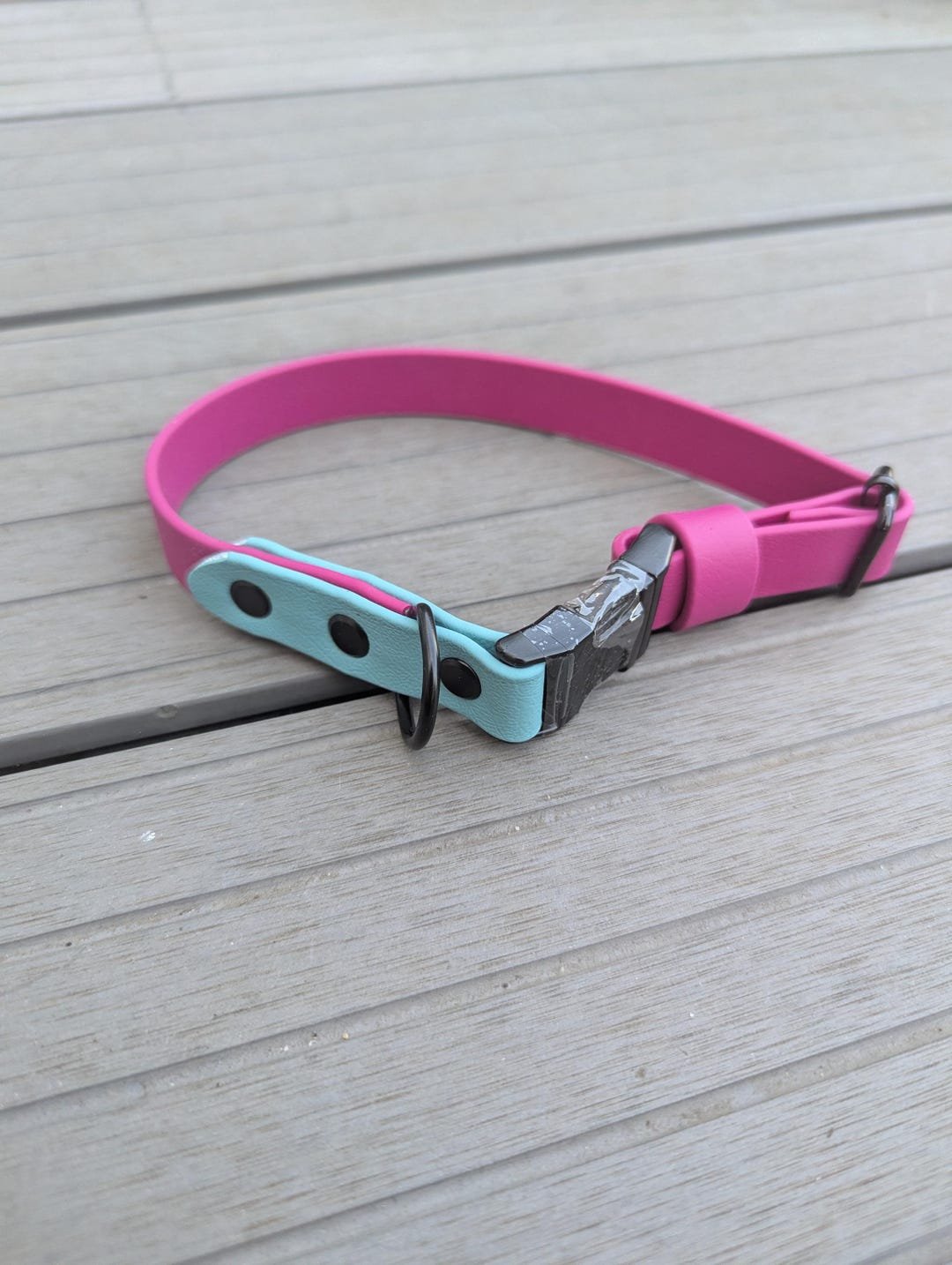 DHTails Magnetic Quick Release Dog Collar – One-Hand Buckle
